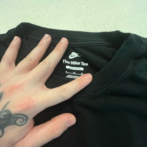 Nike tee - Picture 3 of 3